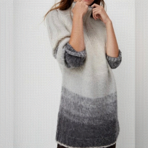 Anthropologie Sweaters - ANTHROPOLOGIE Perri grey ombré light wool sweater Size S